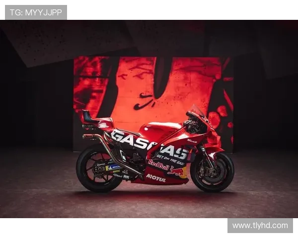 MotoGP最新赛场风云解析各车队强势角逐年度荣誉全景呈现报