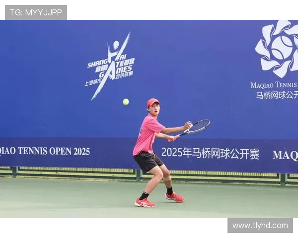 世界网球赛季激烈角逐 球员新纪录频现 赛场激情与挑战并存